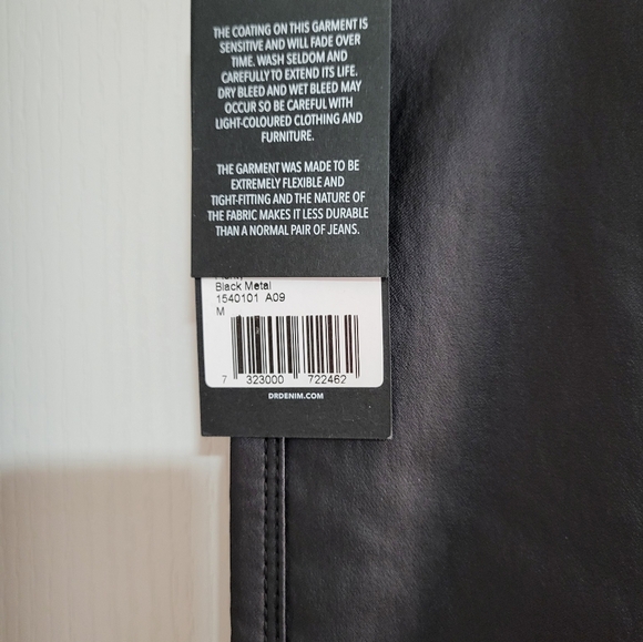 Coated black pants - Picture 3 of 5